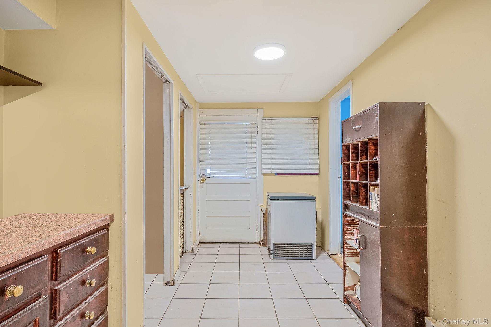 19 Amsterdam Avenue, West Babylon, NY 11704