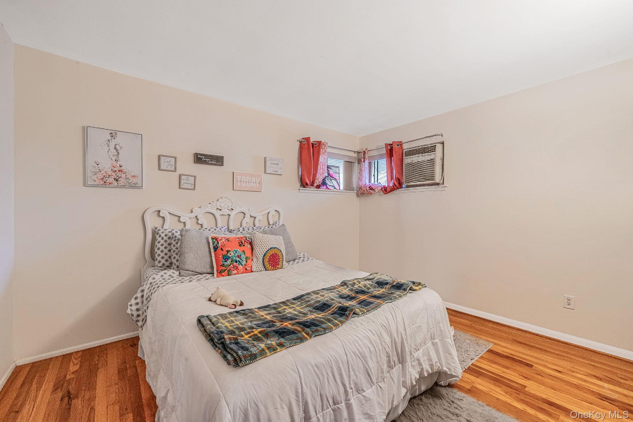 19 Amsterdam Avenue, West Babylon, NY 11704