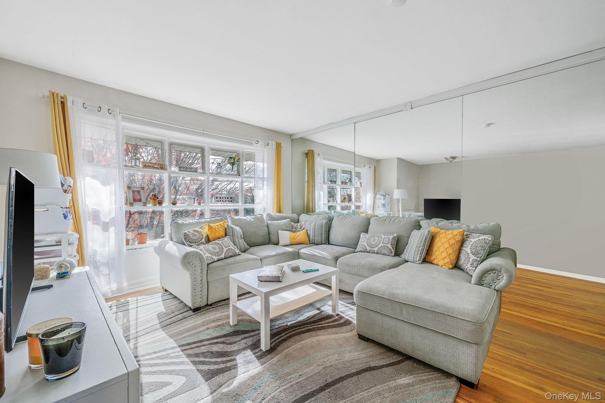 19 Amsterdam Avenue, West Babylon, NY 11704