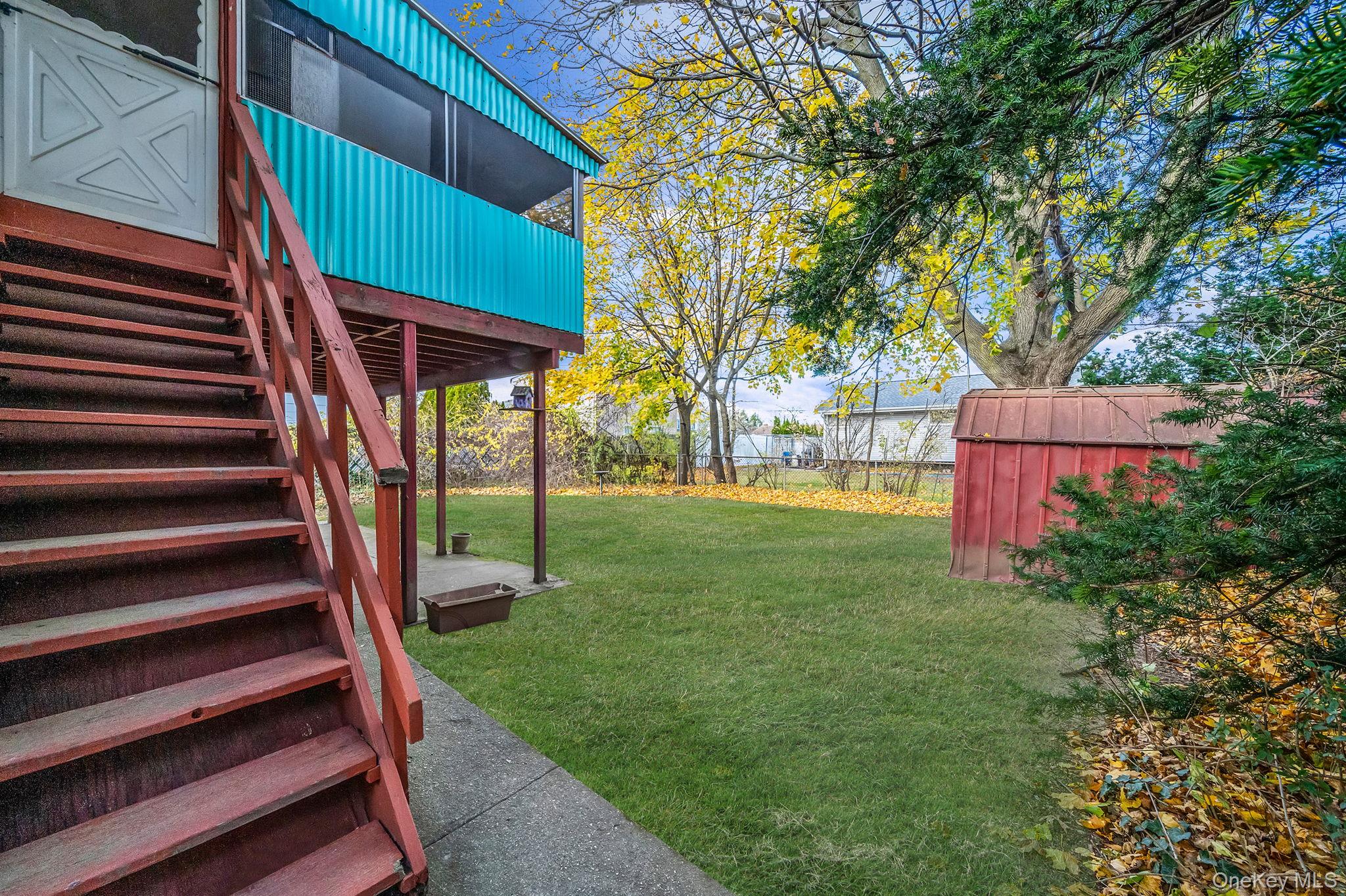 19 Amsterdam Avenue, West Babylon, NY 11704