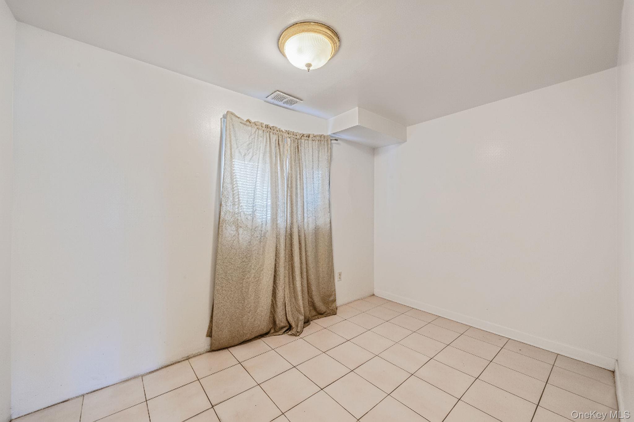 19 Amsterdam Avenue, West Babylon, NY 11704