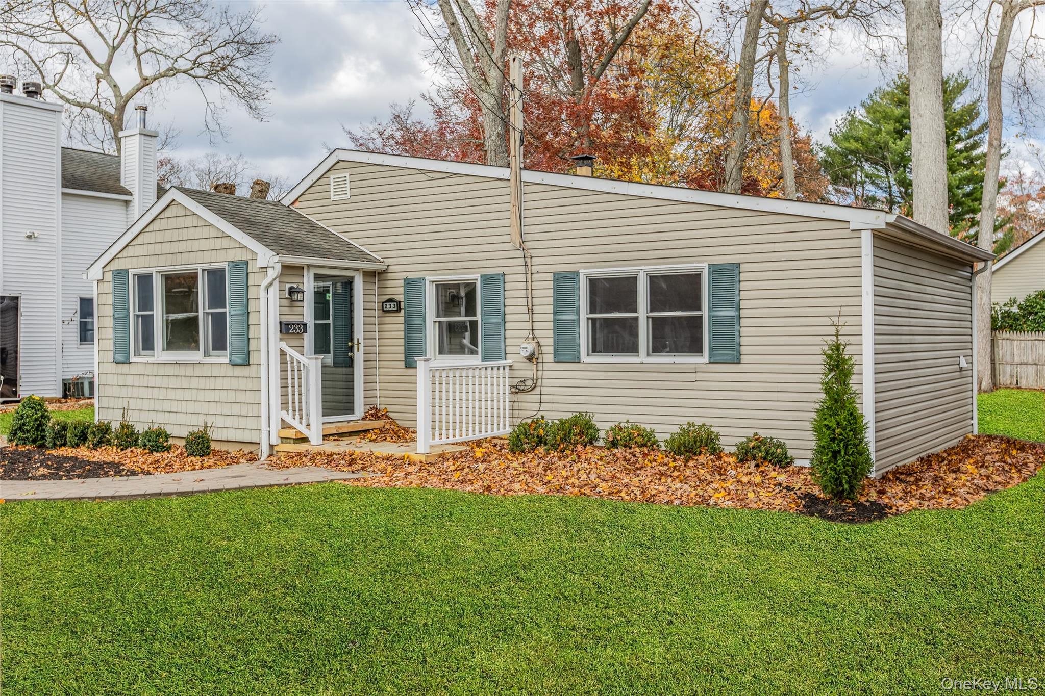 233 Cedar Street, Saint James, NY 11780