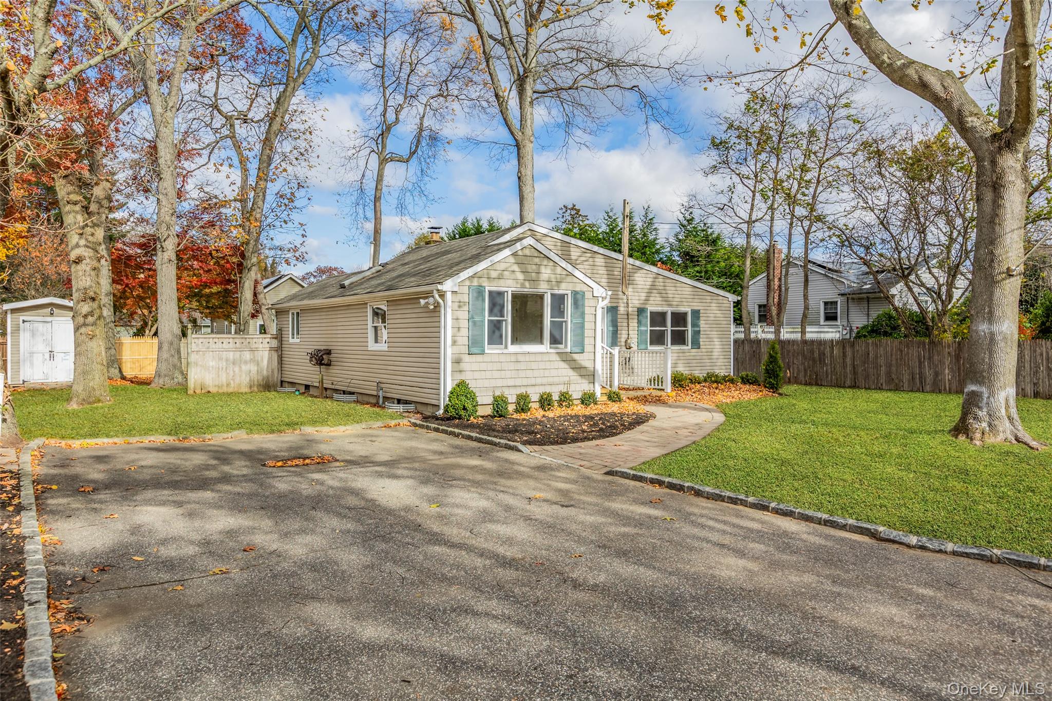 233 Cedar Street, Saint James, NY 11780