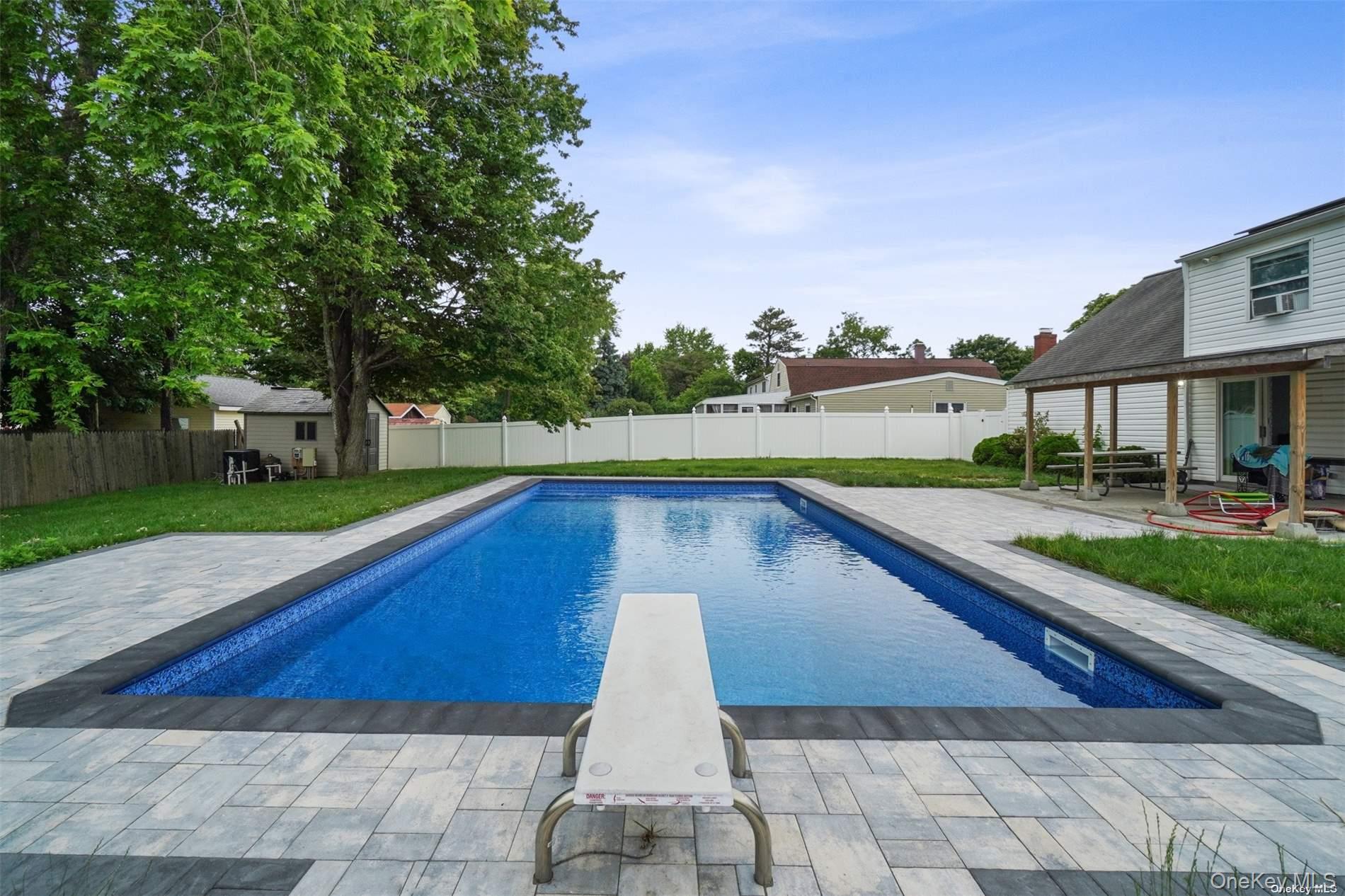 64 Pitchpine Place, Medford, NY 11763