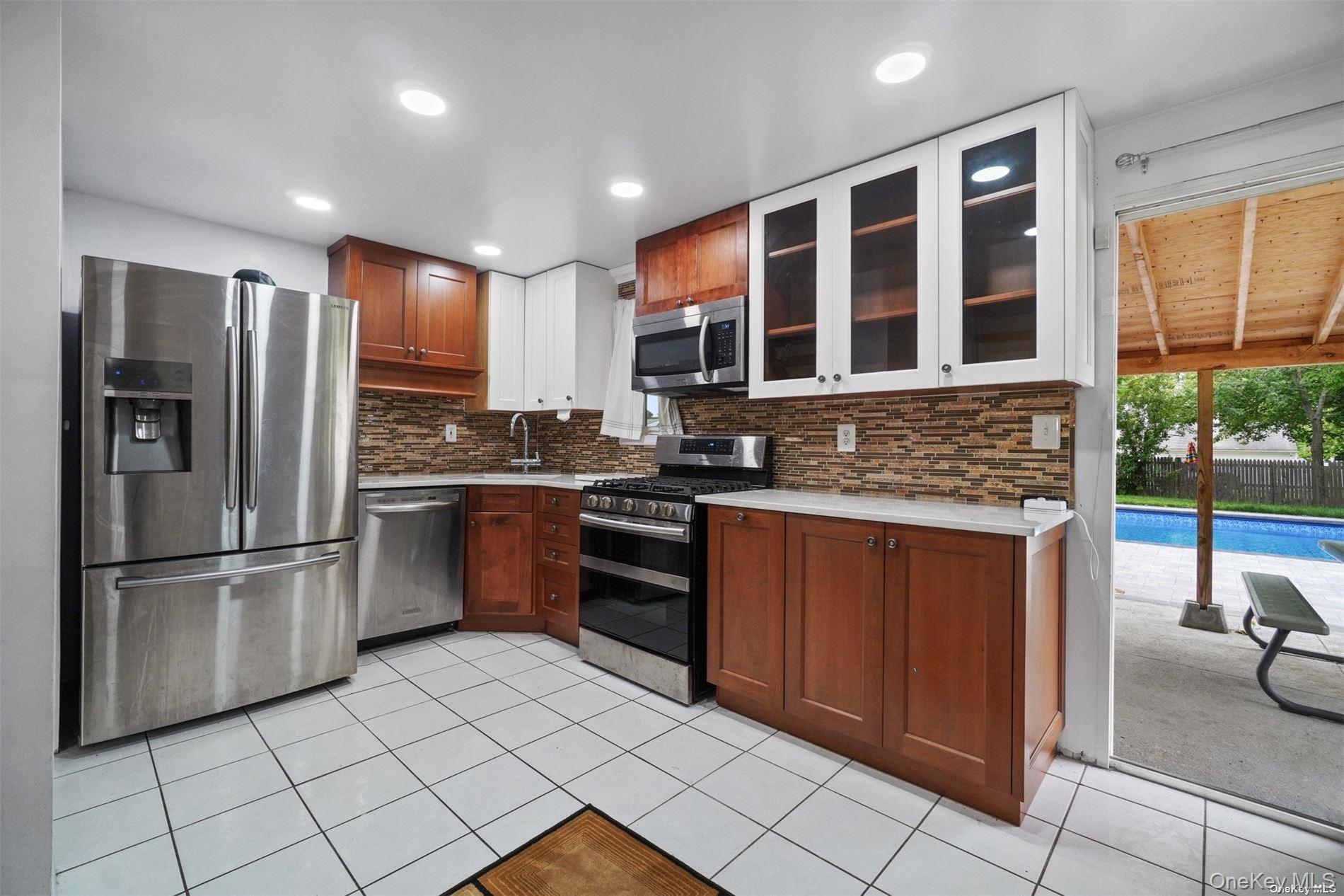 64 Pitchpine Place, Medford, NY 11763