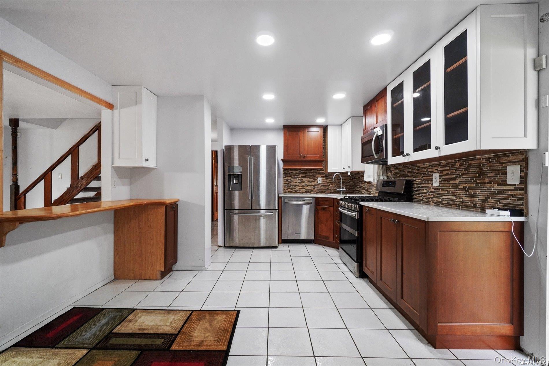 64 Pitchpine Place, Medford, NY 11763