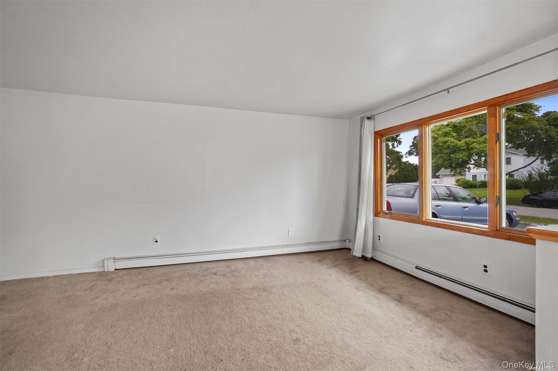 64 Pitchpine Place, Medford, NY 11763