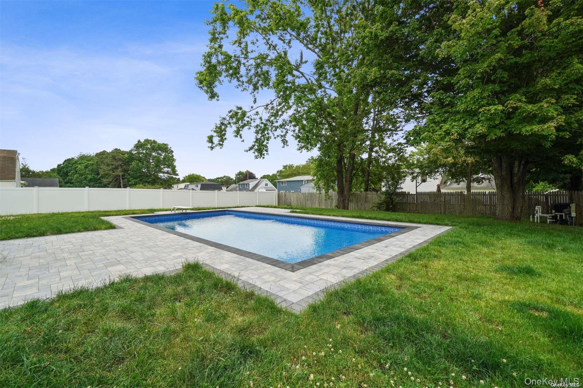 64 Pitchpine Place, Medford, NY 11763