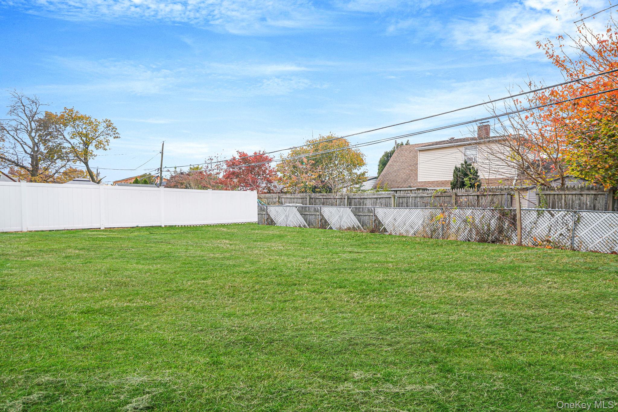 18 Chickadee Lane, Levittown, NY 11756