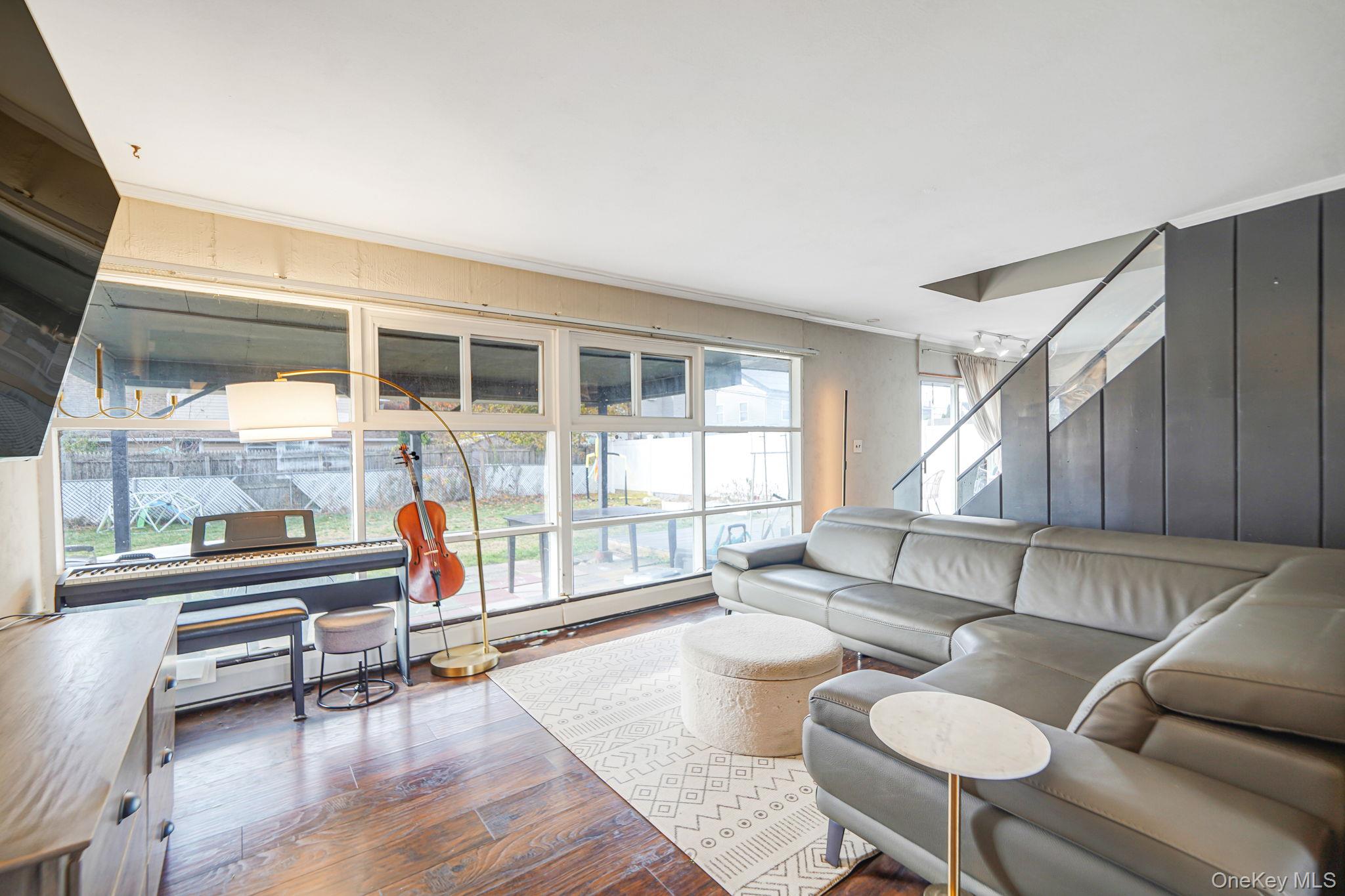 18 Chickadee Lane, Levittown, NY 11756