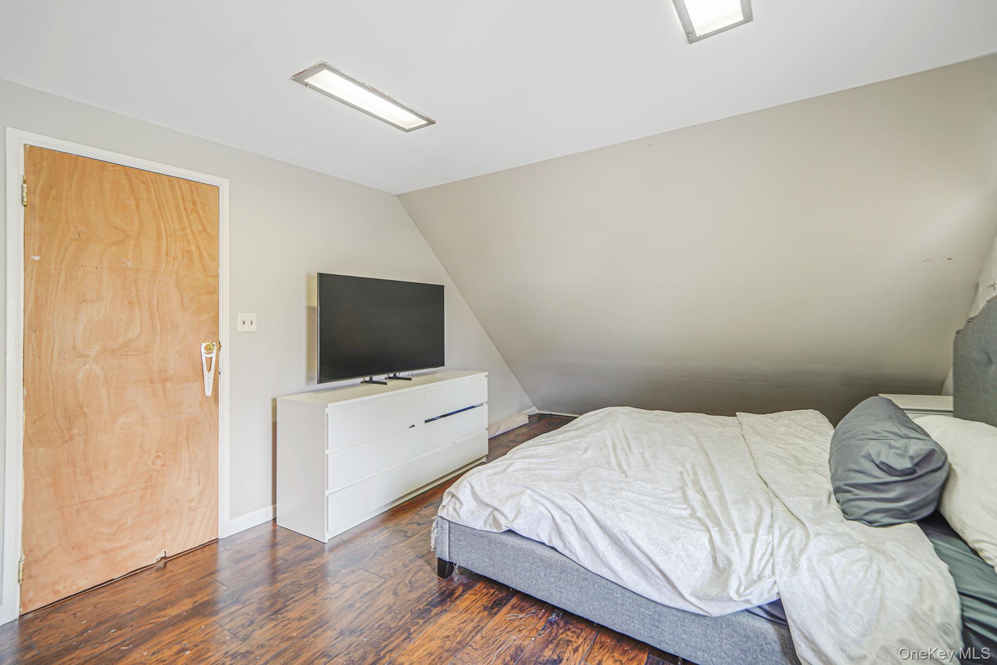 18 Chickadee Lane, Levittown, NY 11756