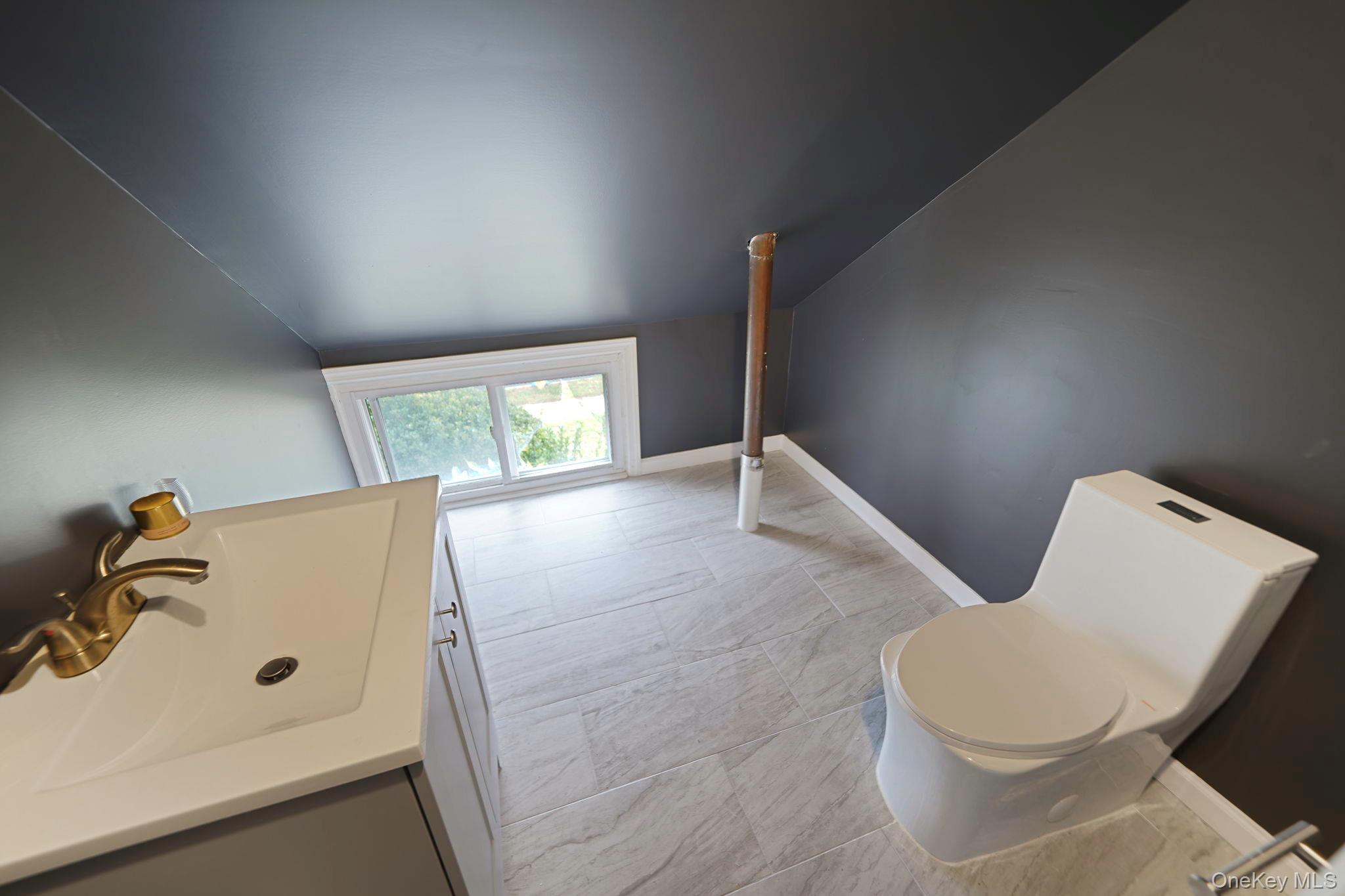 18 Chickadee Lane, Levittown, NY 11756