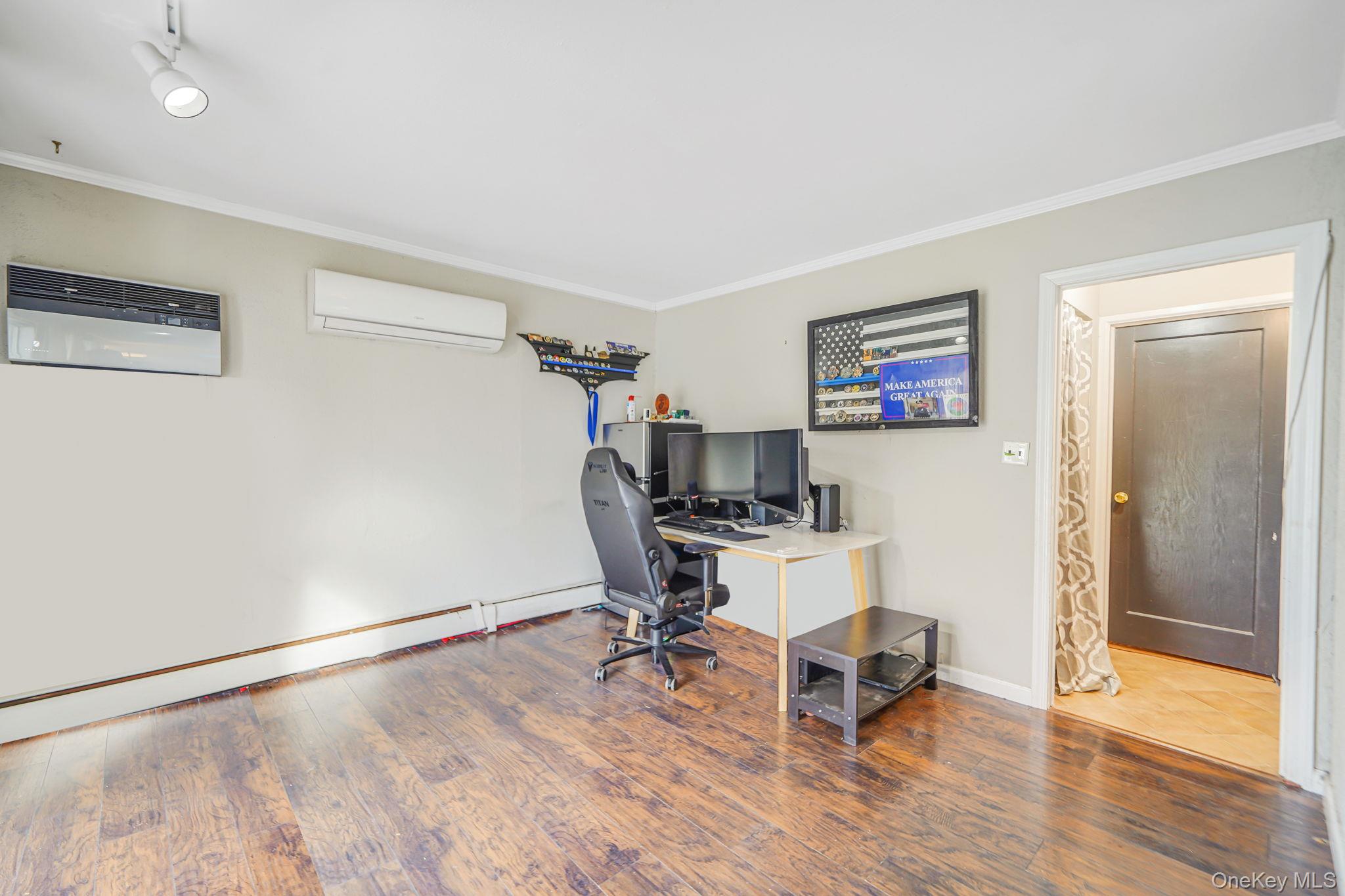 18 Chickadee Lane, Levittown, NY 11756