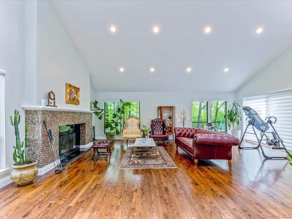 54 Harvard Road # 54, Manhasset, NY 11030