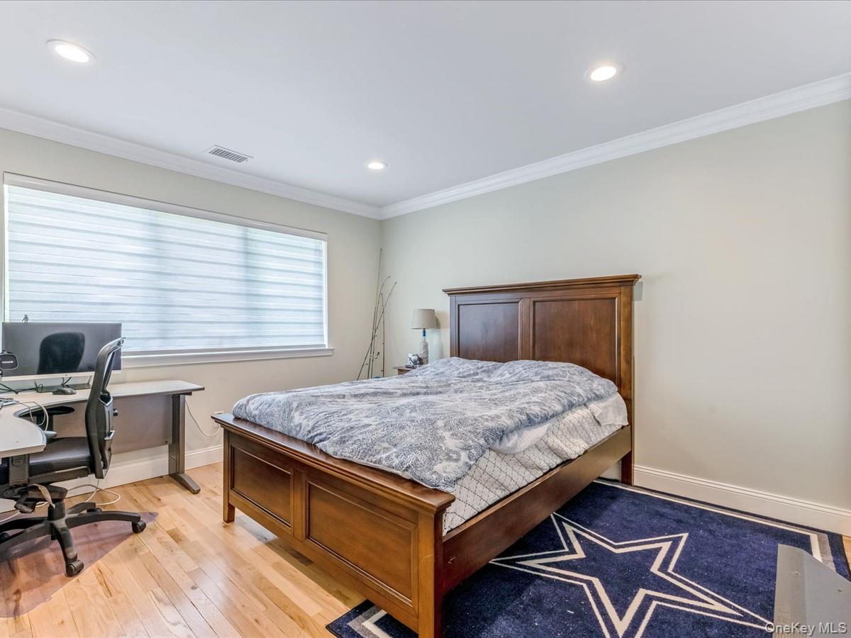 54 Harvard Road # 54, Manhasset, NY 11030