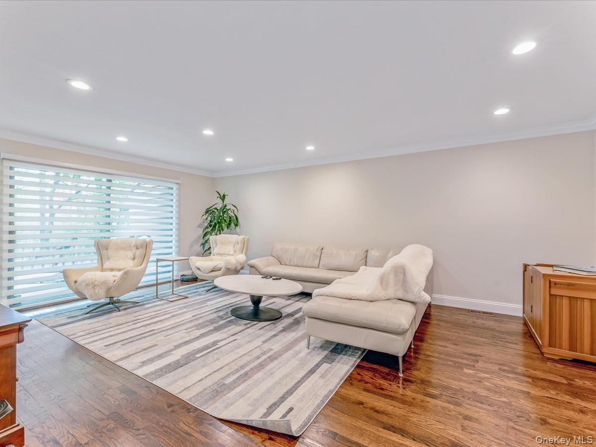 54 Harvard Road # 54, Manhasset, NY 11030