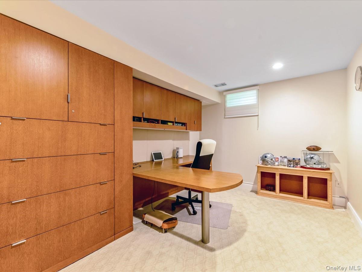 54 Harvard Road # 54, Manhasset, NY 11030