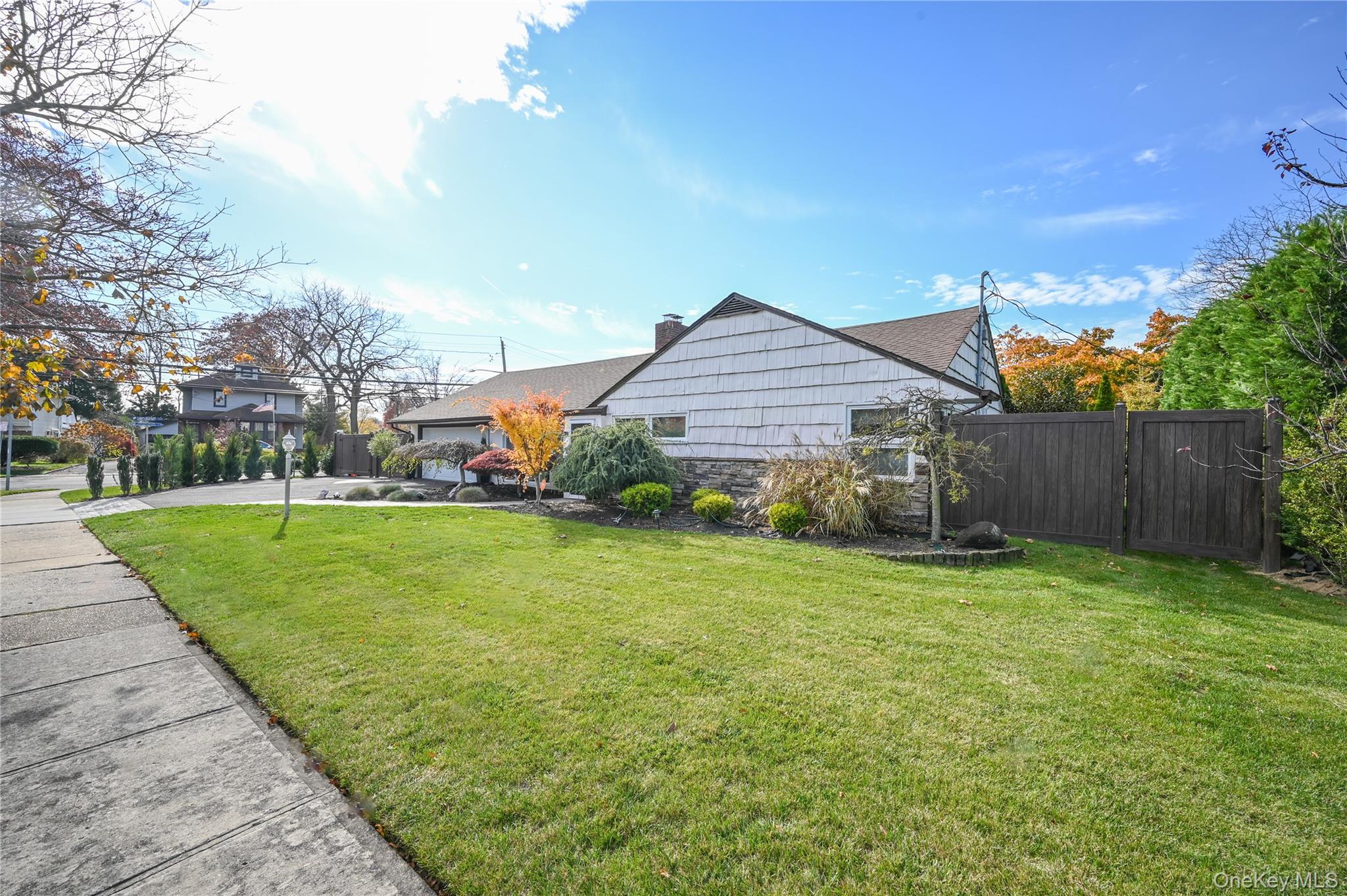 2 Meadow Lane, Rockville Centre, NY 11570