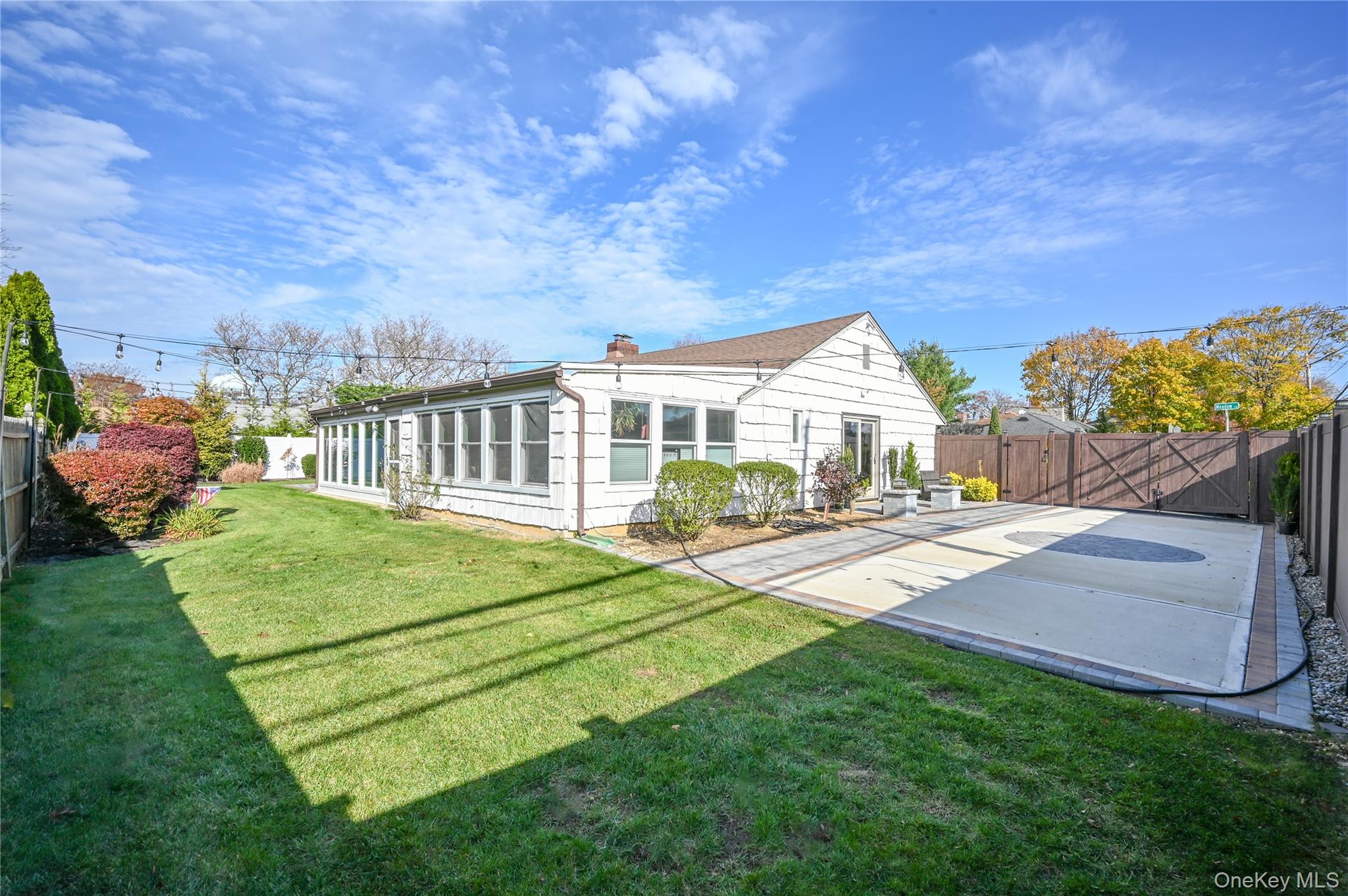 2 Meadow Lane, Rockville Centre, NY 11570