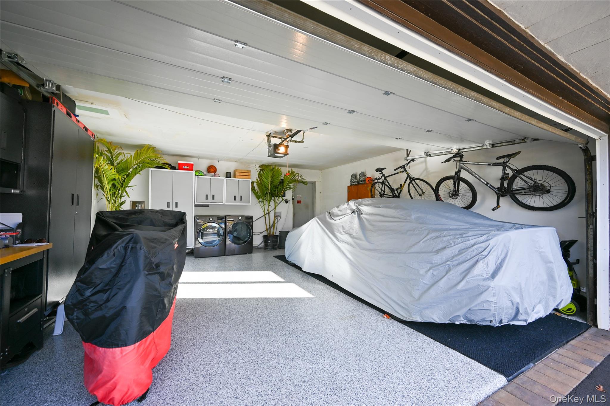 2 Meadow Lane, Rockville Centre, NY 11570