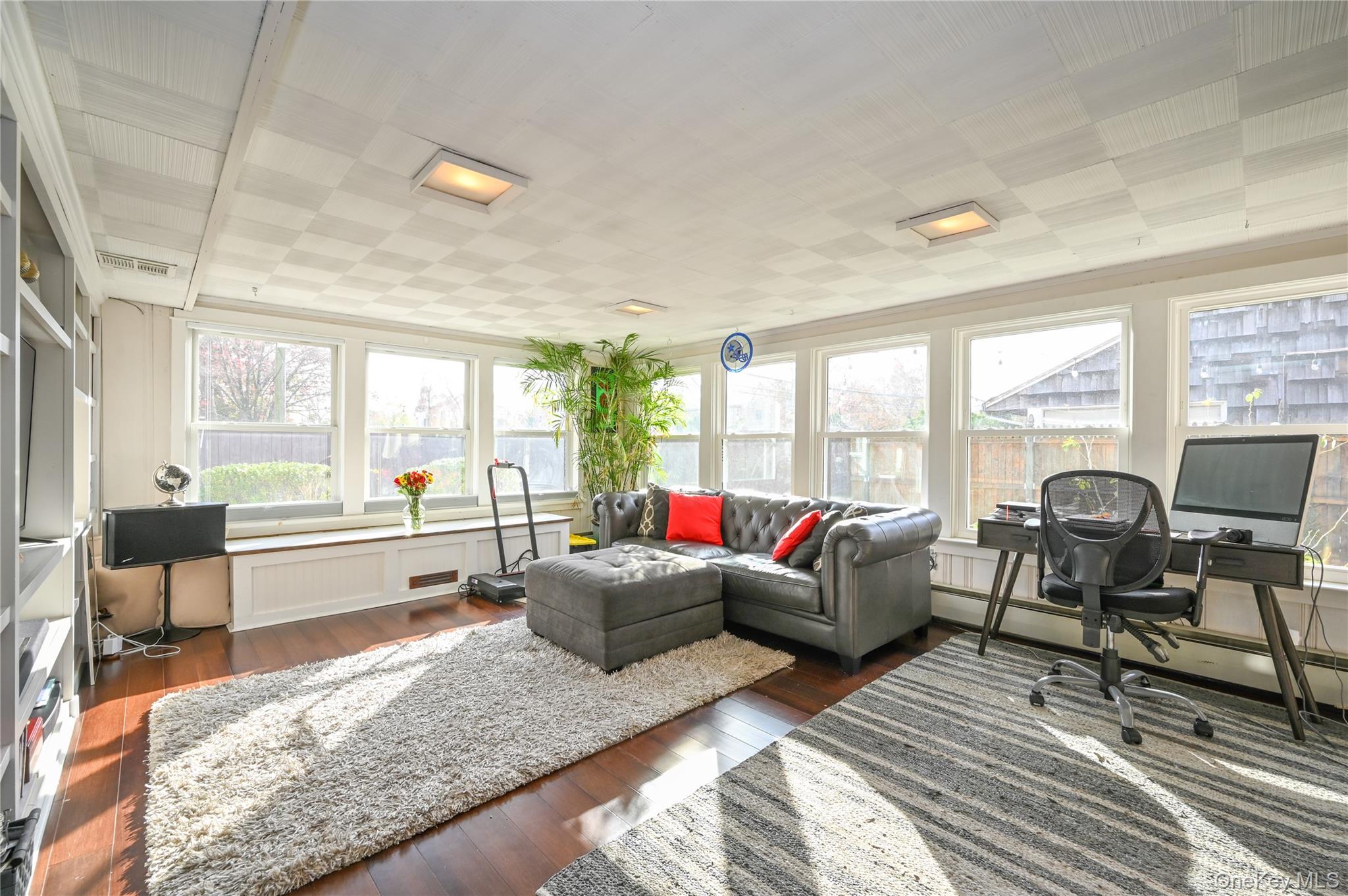 2 Meadow Lane, Rockville Centre, NY 11570