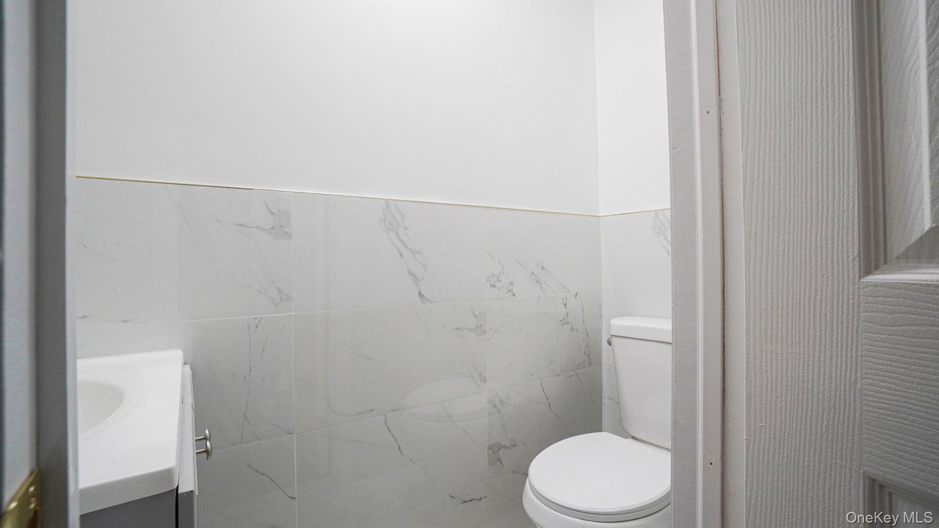 836 E 229th Street, Bronx, NY 10466