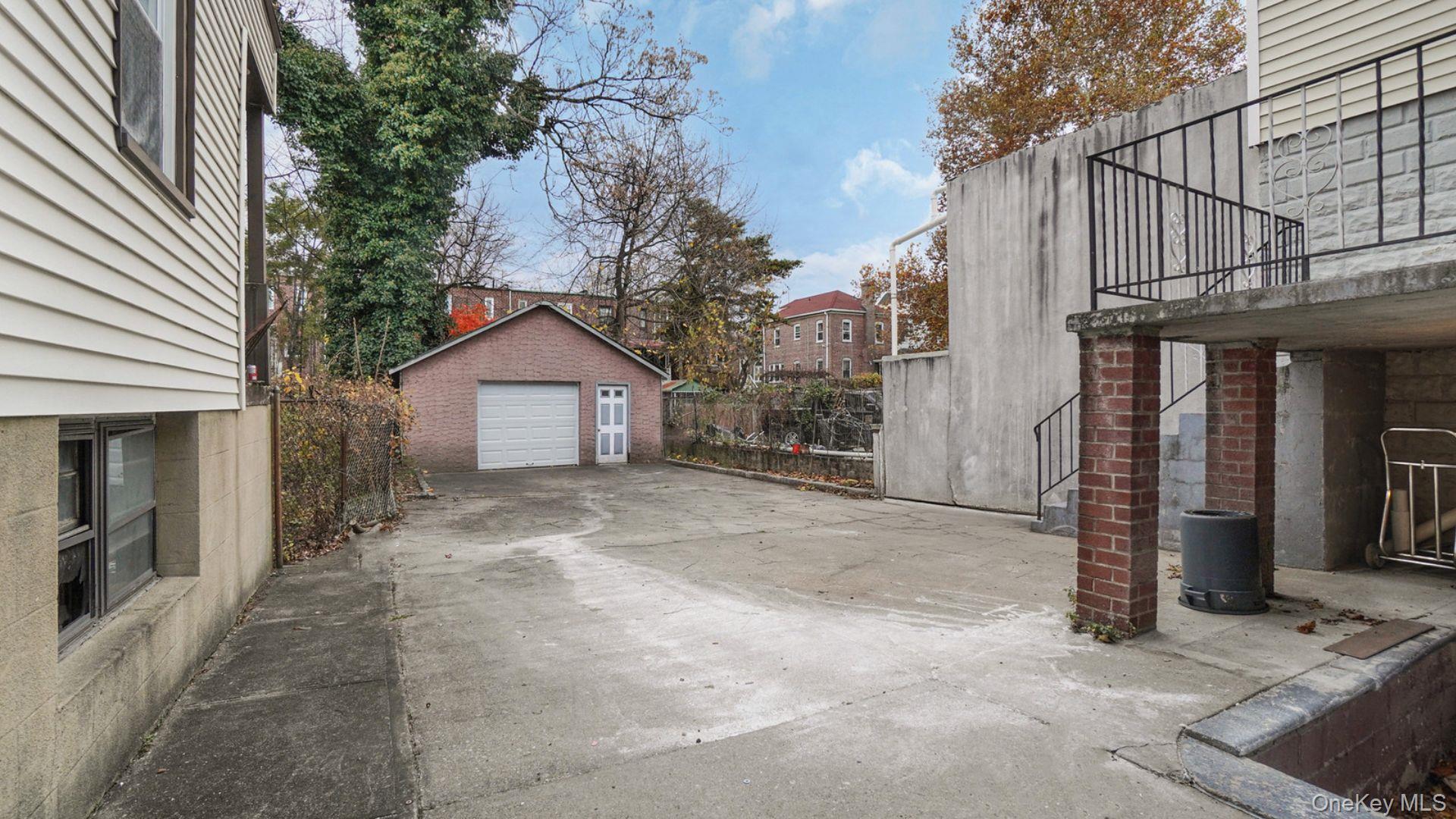 836 E 229th Street, Bronx, NY 10466