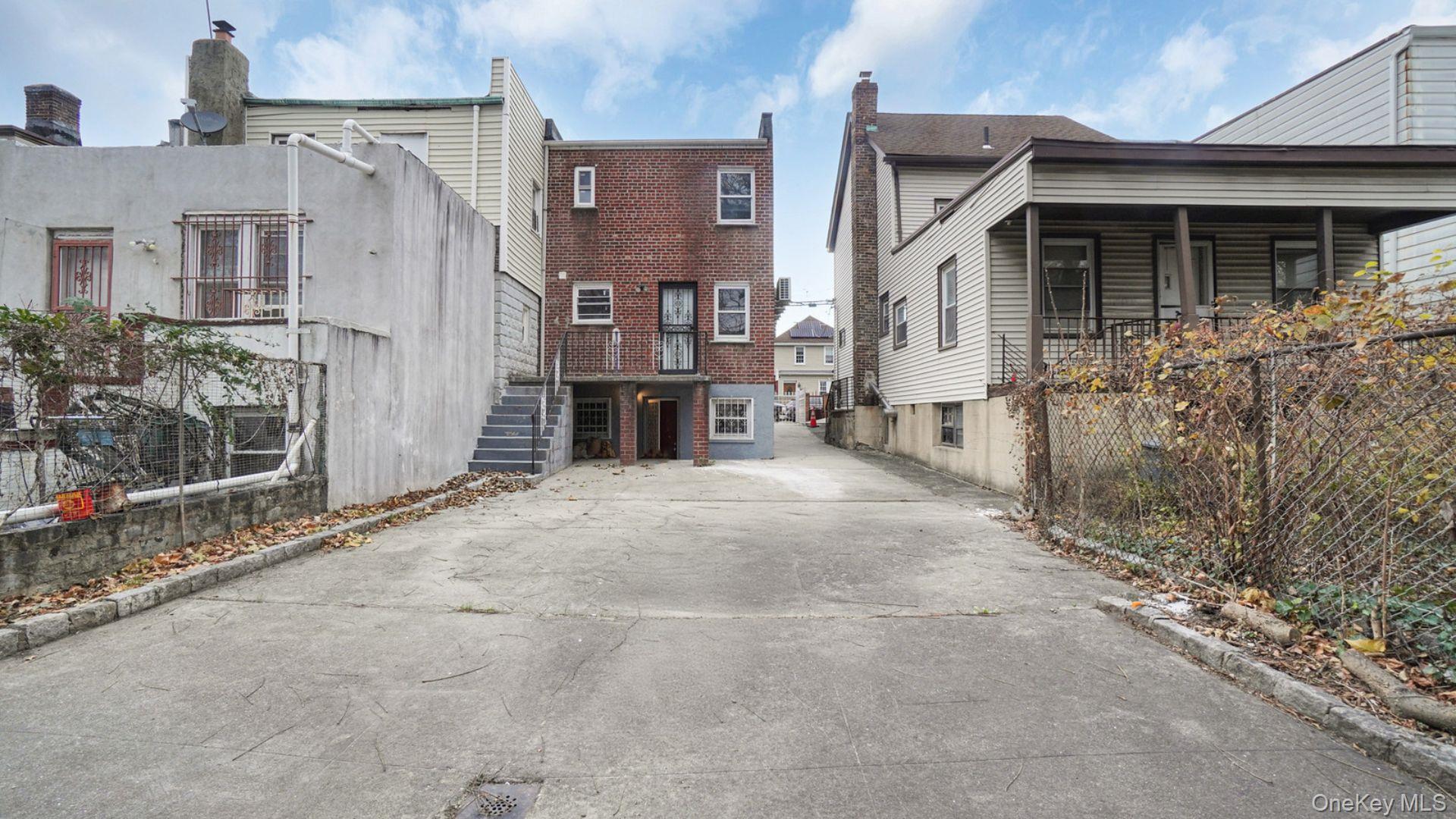 836 E 229th Street, Bronx, NY 10466