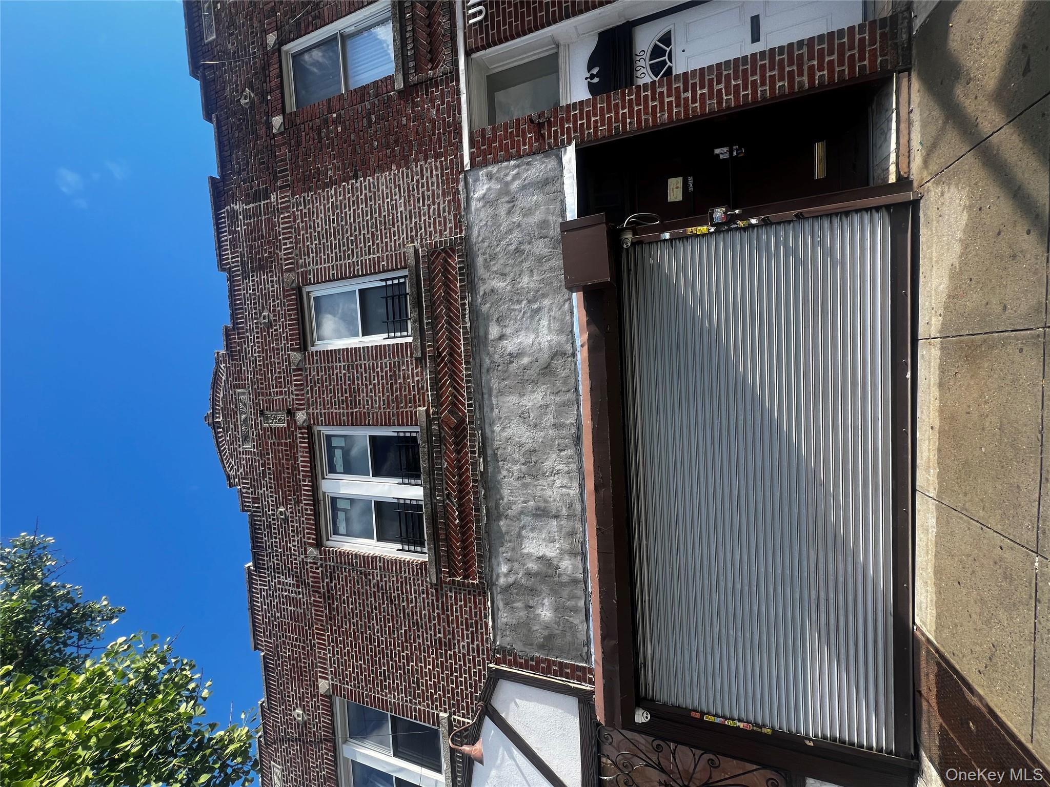 6938 Myrtle Avenue, Glendale, NY 11385