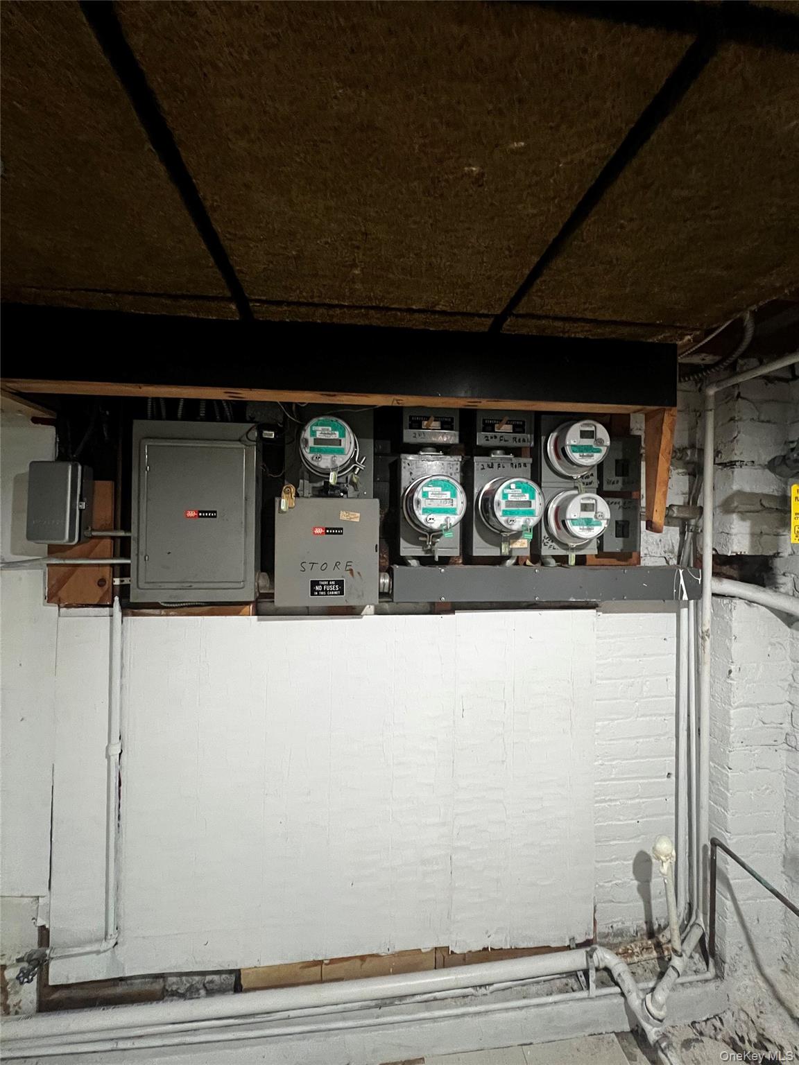 6938 Myrtle Avenue, Glendale, NY 11385