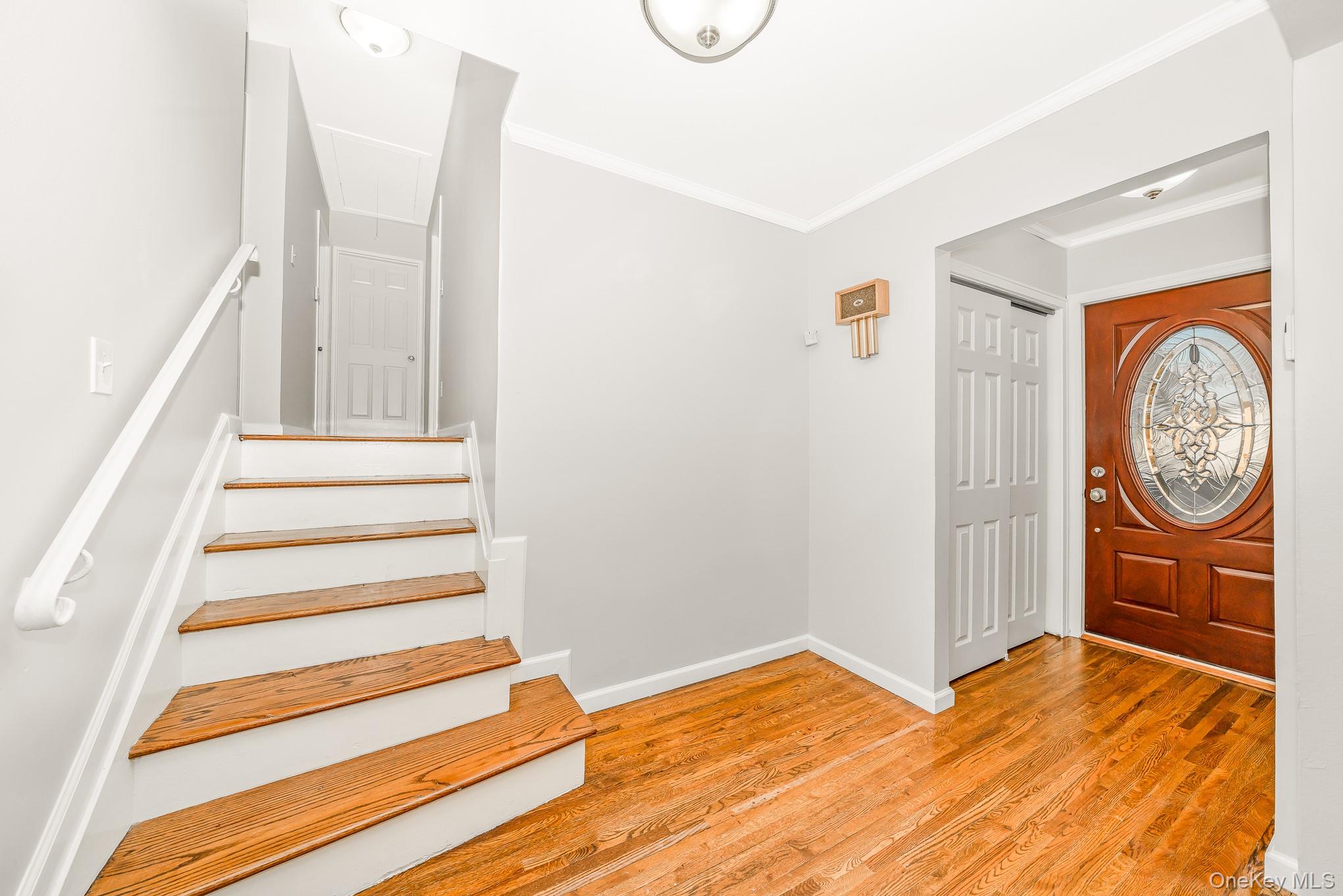 3 Brewster Gate, Massapequa, NY 11758