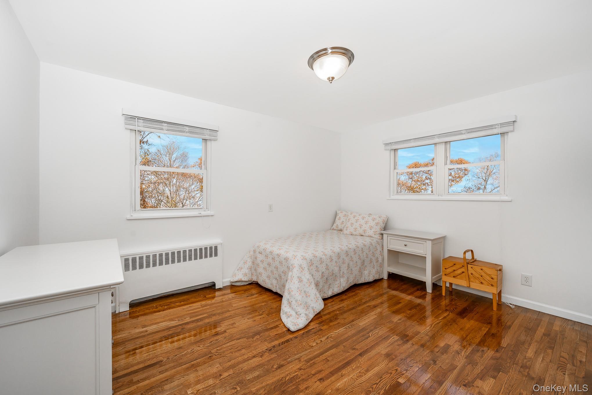 3 Brewster Gate, Massapequa, NY 11758