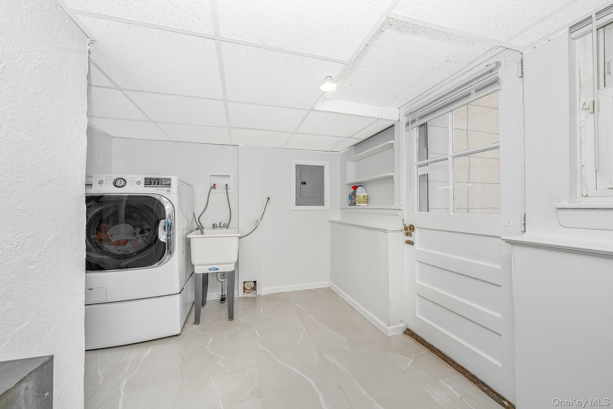 3 Brewster Gate, Massapequa, NY 11758