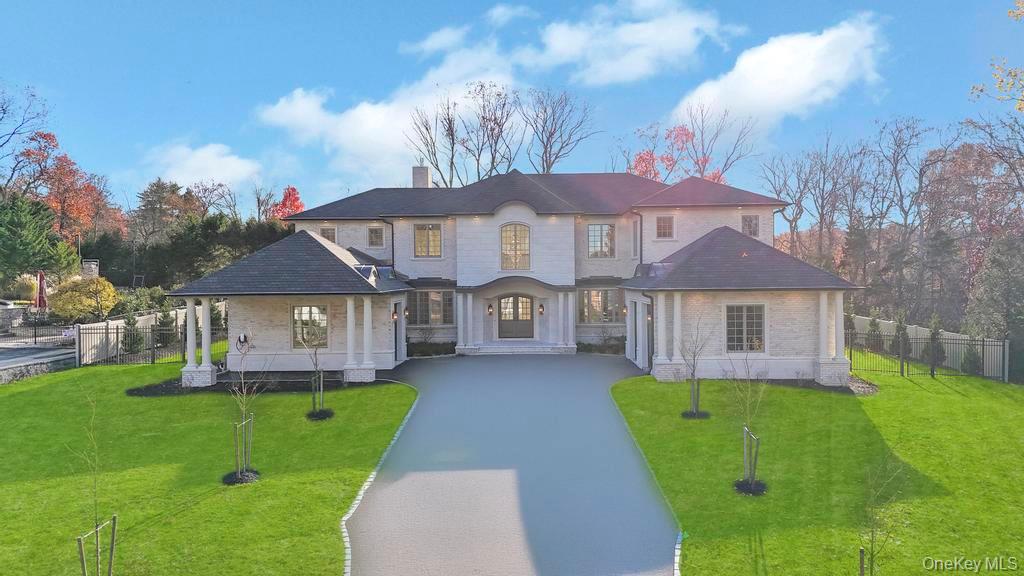 6 Gables Court, Dix Hills, NY 11746