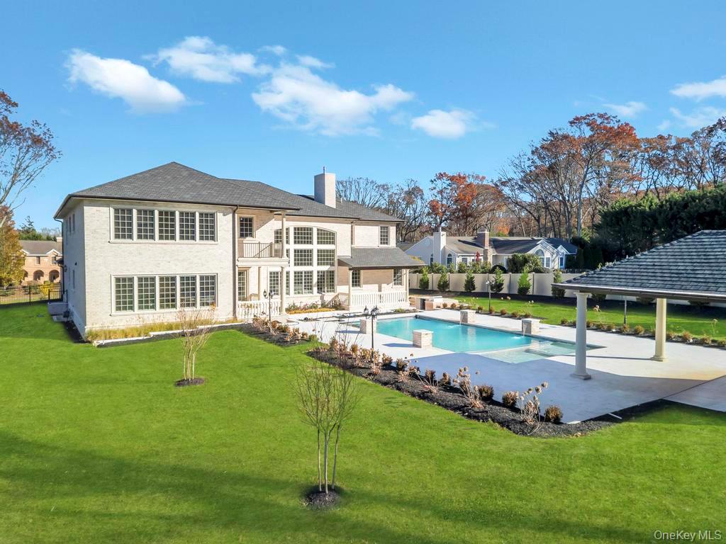 6 Gables Court, Dix Hills, NY 11746