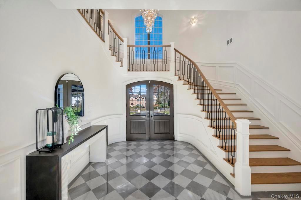 6 Gables Court, Dix Hills, NY 11746