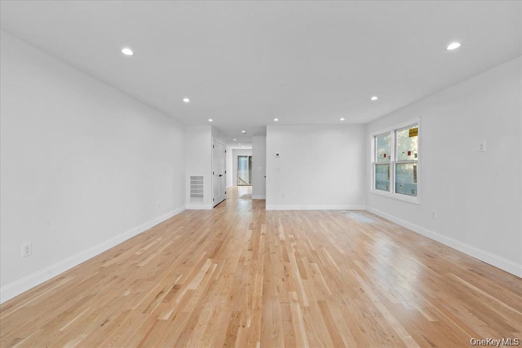 89 Thurton Place, Yonkers, NY 10704