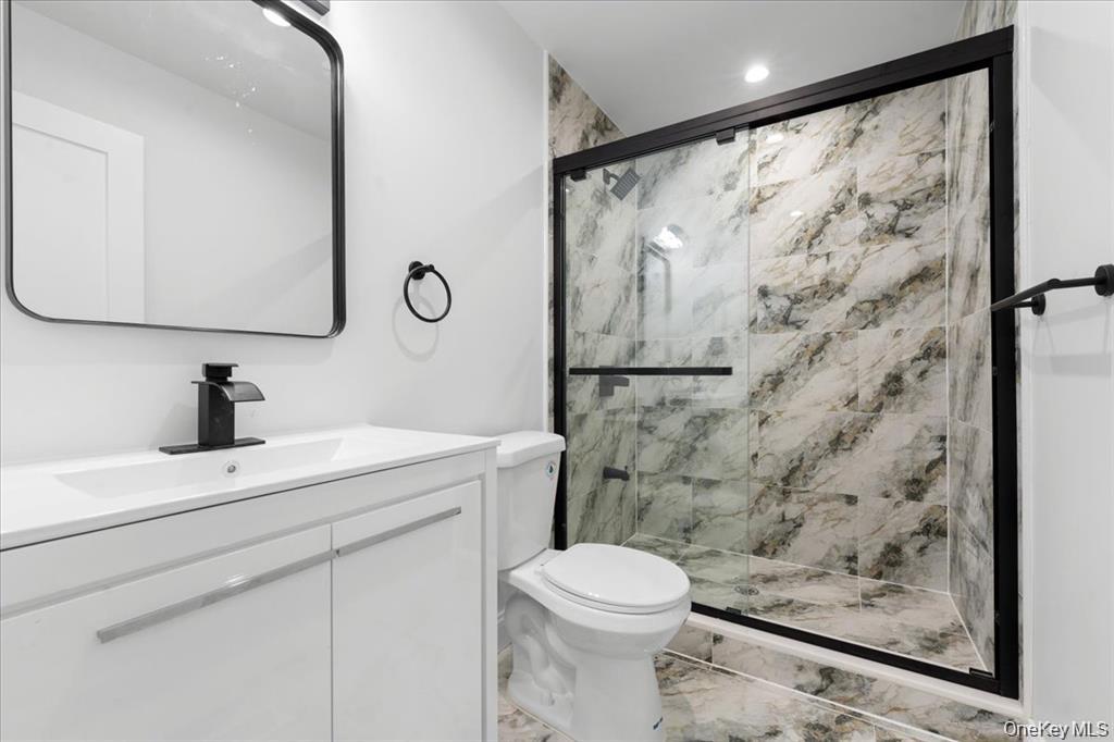 89 Thurton Place, Yonkers, NY 10704