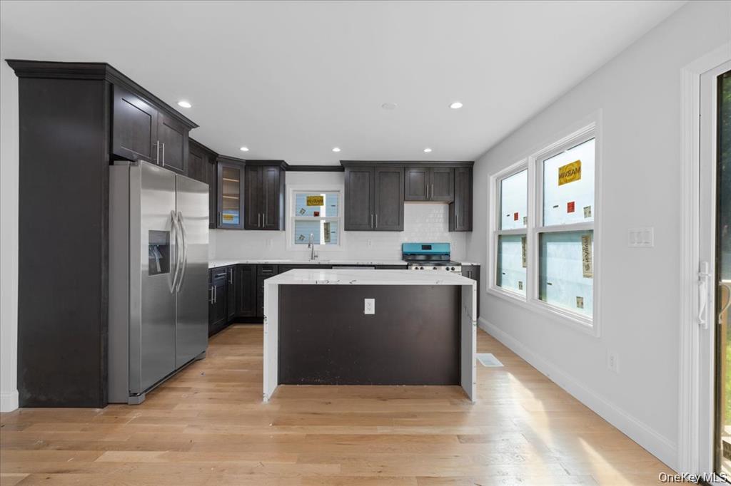 89 Thurton Place, Yonkers, NY 10704