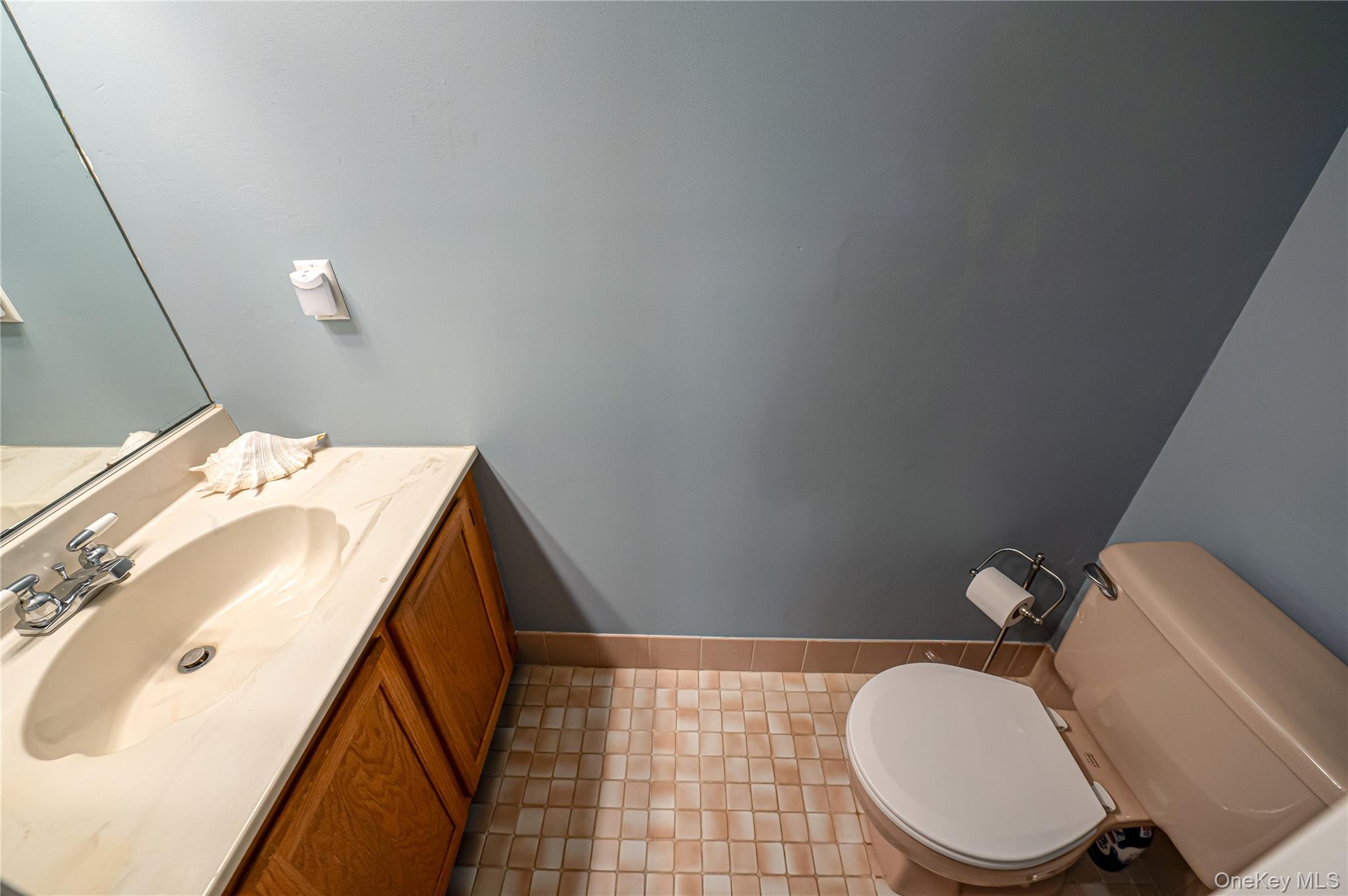 82 Leeward Court, Port Jefferson, NY 11777