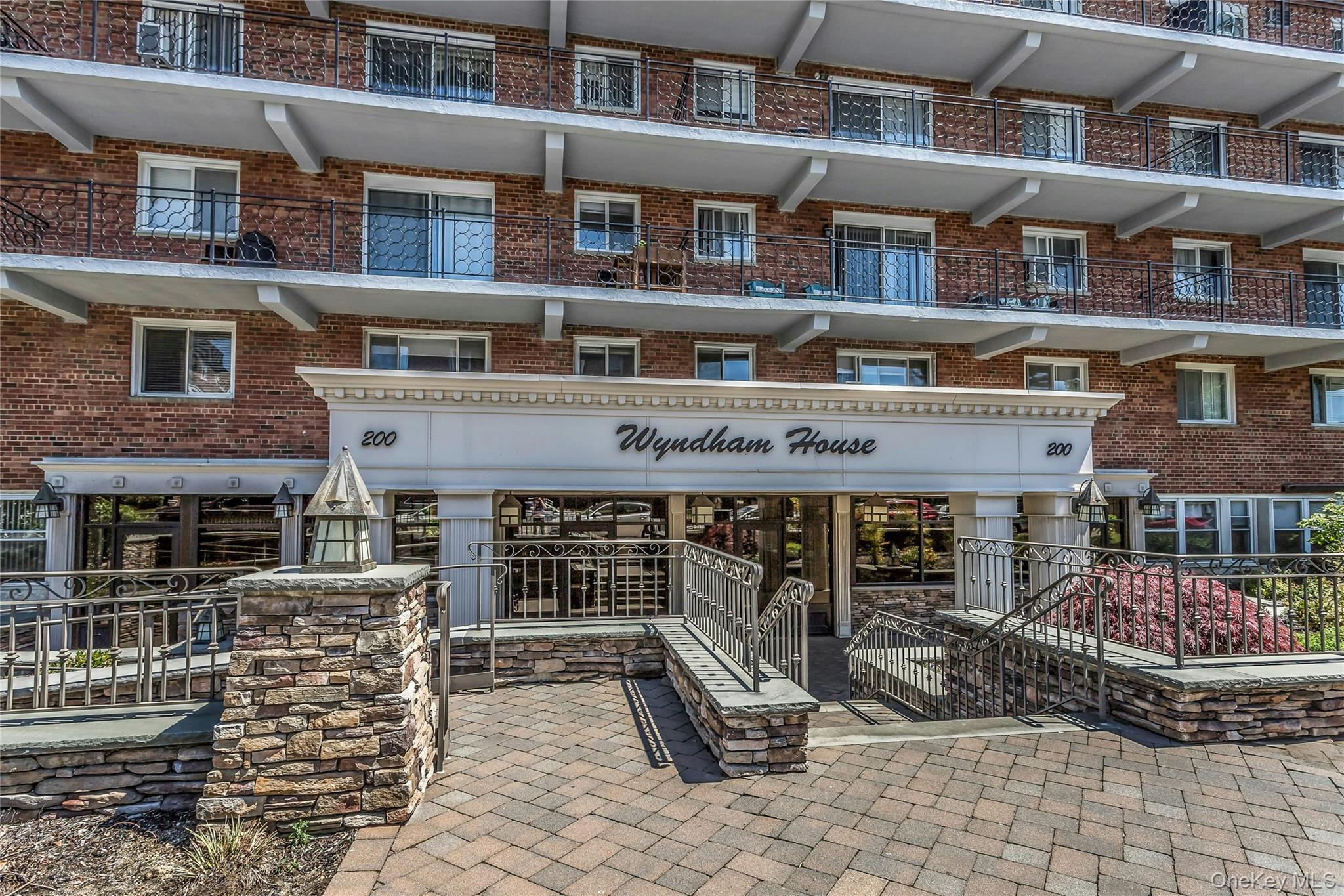 200 Atlantic Avenue # 223, Lynbrook, NY 11563