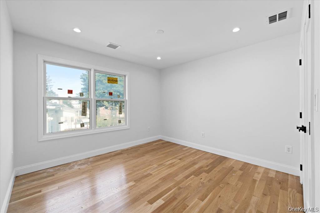 101 Thurton Place, Yonkers, NY 10704