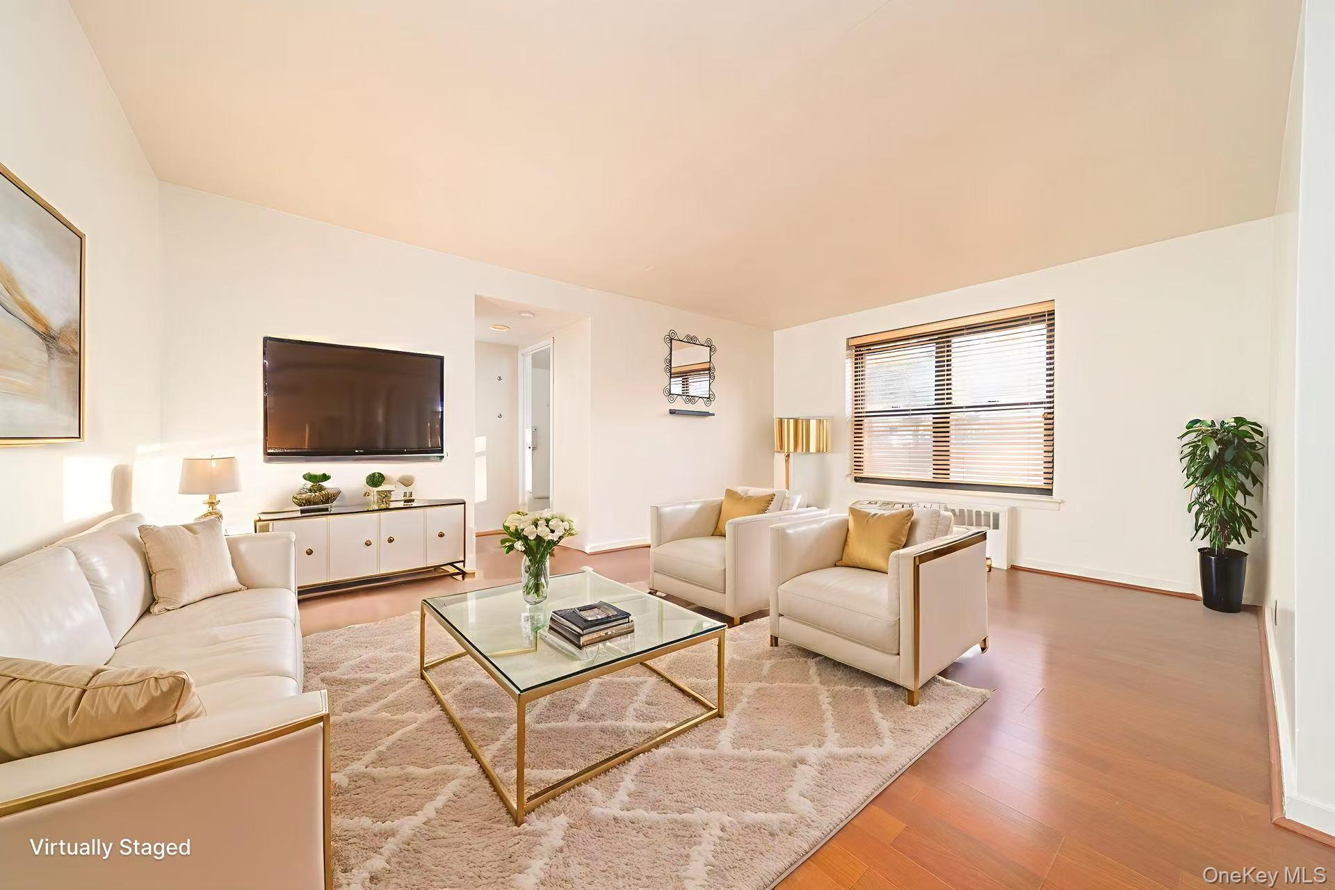 8 W Mill Drive # 1B, Great Neck, NY 11021