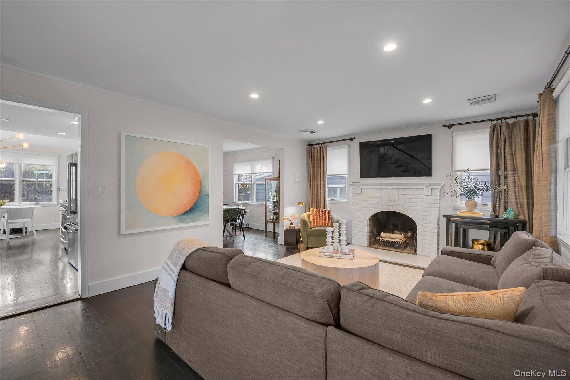 8 Fairview Avenue, Port Washington, NY 11050