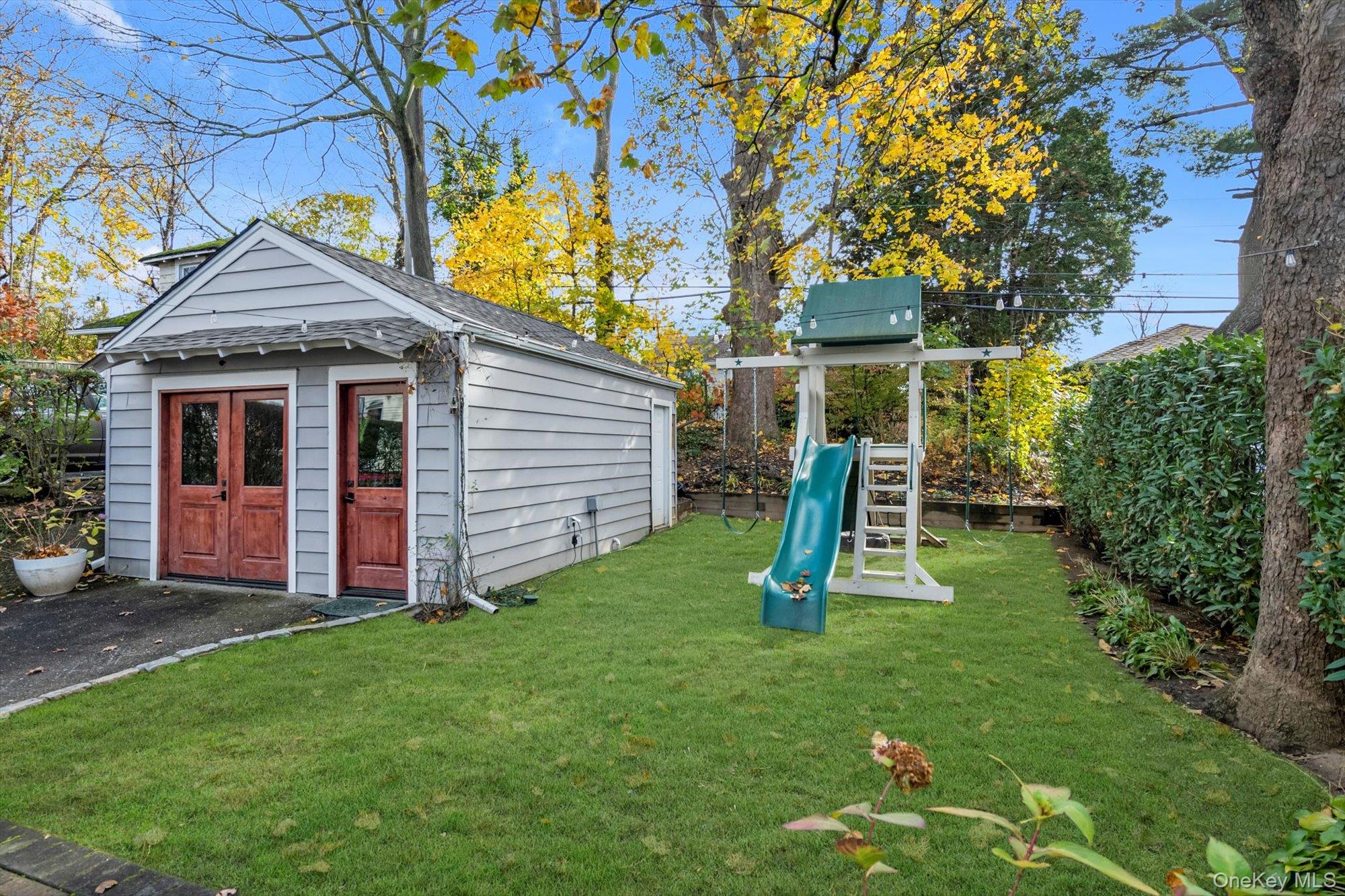 8 Fairview Avenue, Port Washington, NY 11050