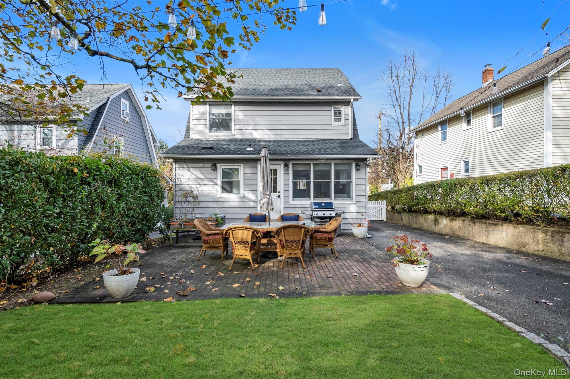 8 Fairview Avenue, Port Washington, NY 11050