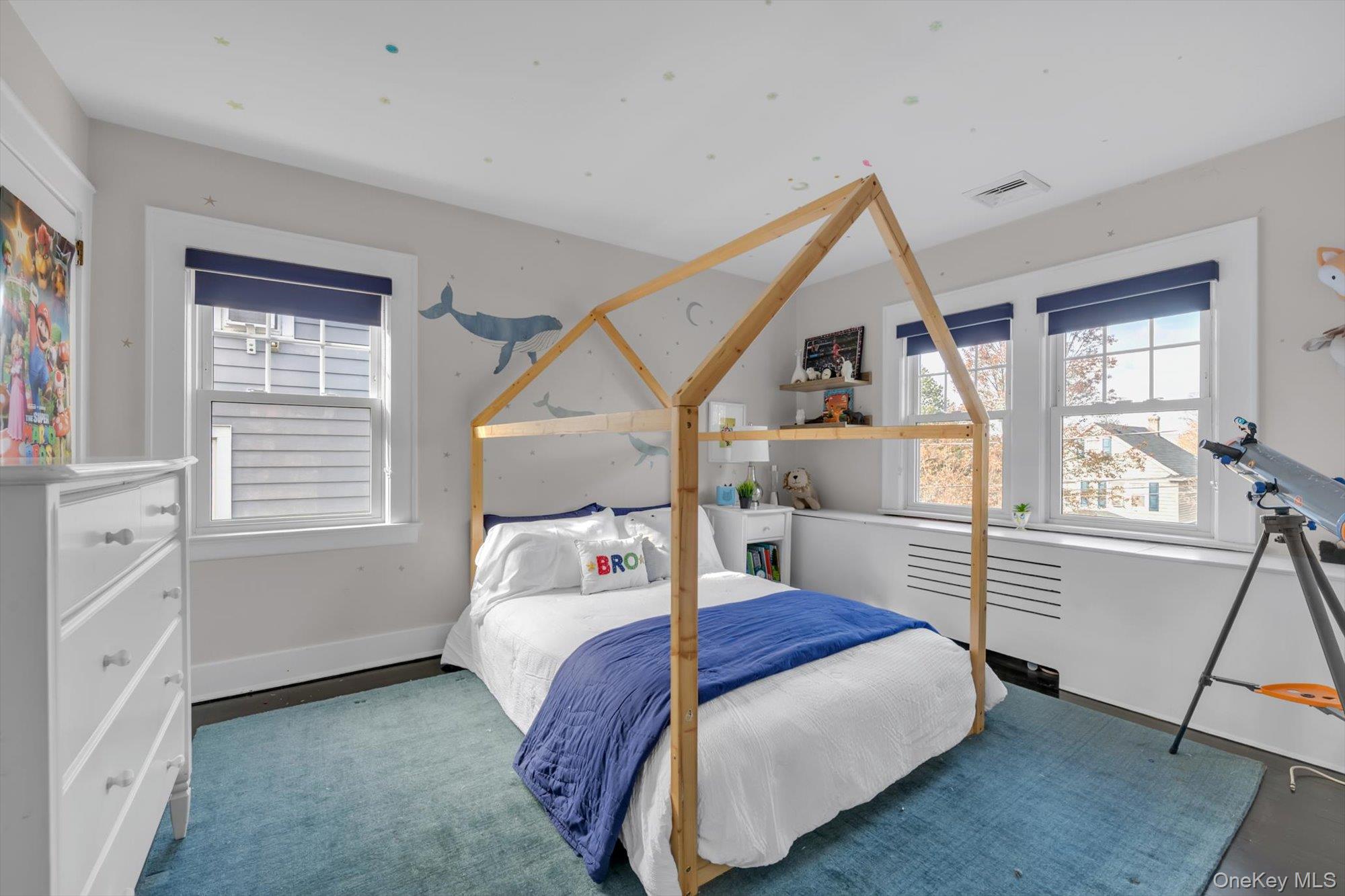 8 Fairview Avenue, Port Washington, NY 11050