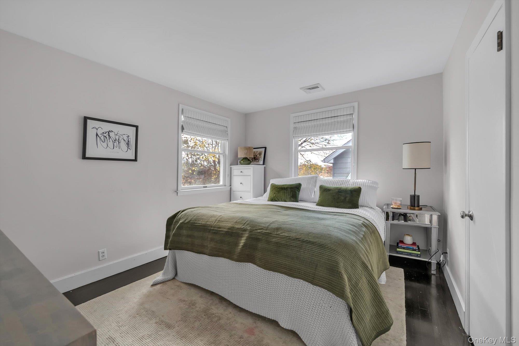 8 Fairview Avenue, Port Washington, NY 11050