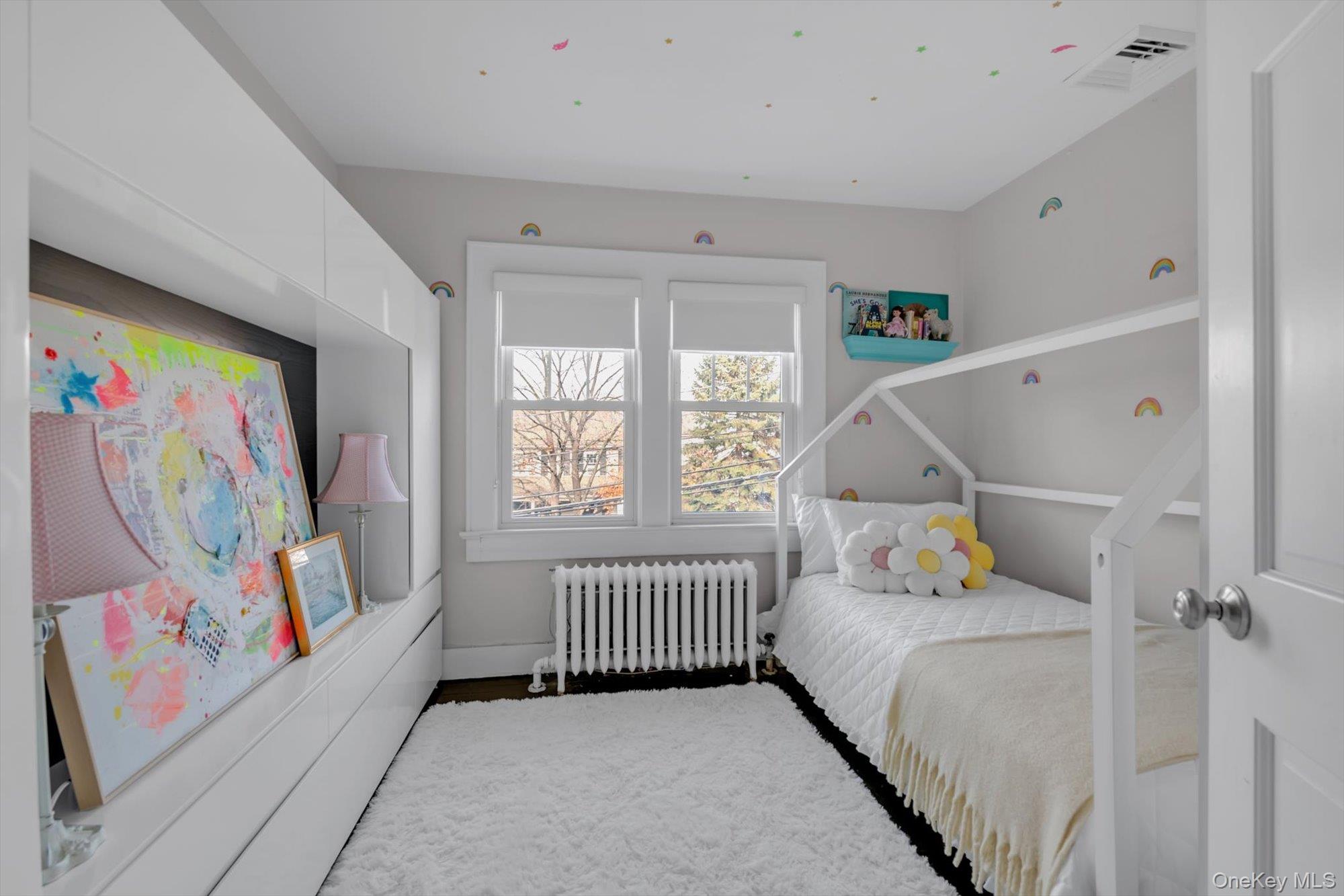 8 Fairview Avenue, Port Washington, NY 11050