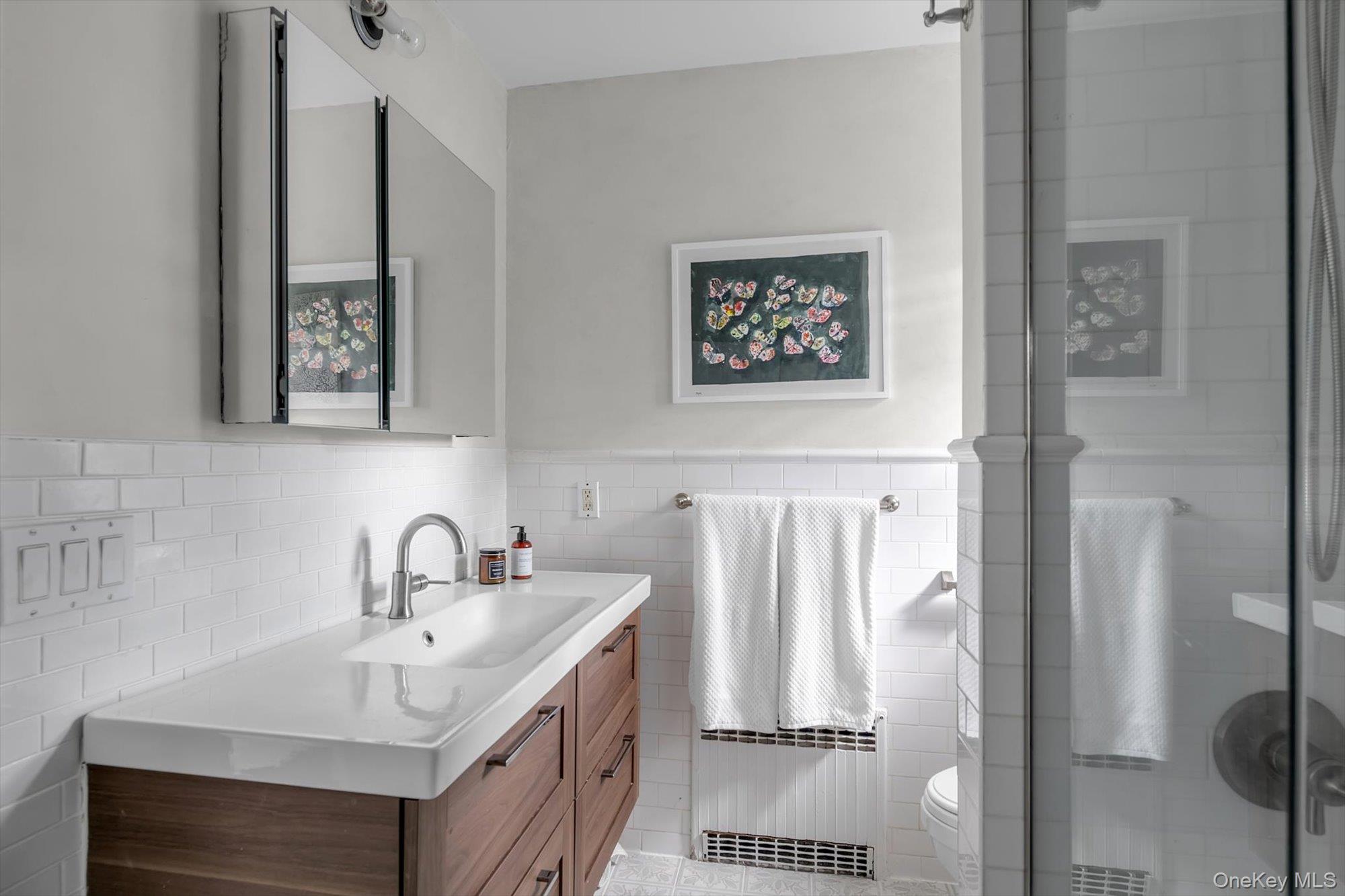 8 Fairview Avenue, Port Washington, NY 11050